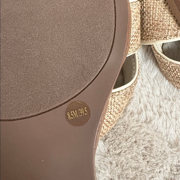 NWT Vince Camuto sandals - Picture 5 of 6